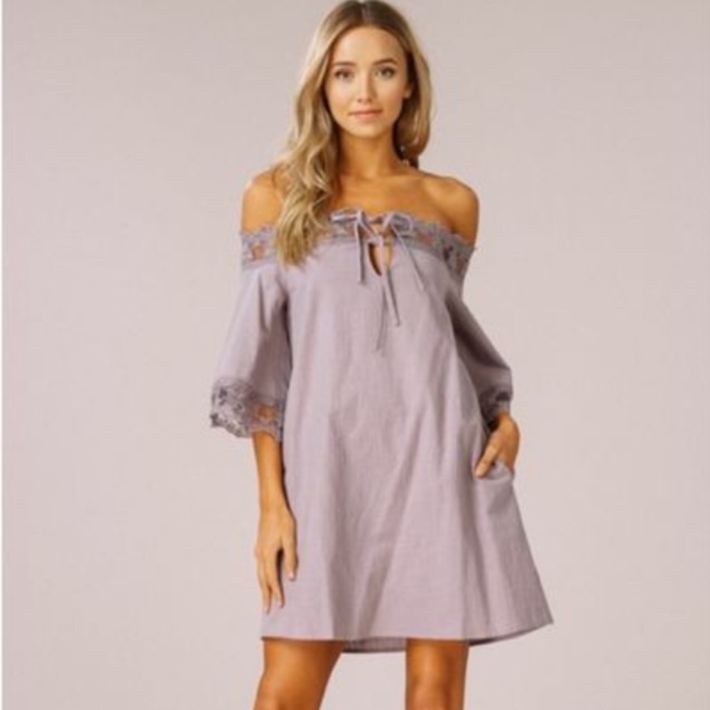 ✨SALE✨Sheer Lace Contrast Keyhole Dress